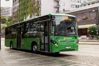 Čtrnáctiletý chlapec ukradl v Norsku autobus MHD a odjel s ním do Švédska - Novinky